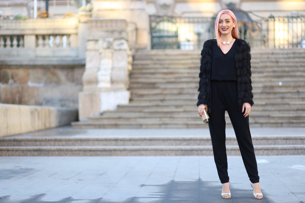 madalina misu, blog, fashion blog, ce purtam de revelion, cum ne imbracam de anul nou, tinuta pentru revelion, tinuta pentru noul an, salopeta neagra, cardigan pufos chois, what to wear on new years eve, outfit idea, idei tinute revelion, choies, roberto botella, mango, villa, fashion days, zara