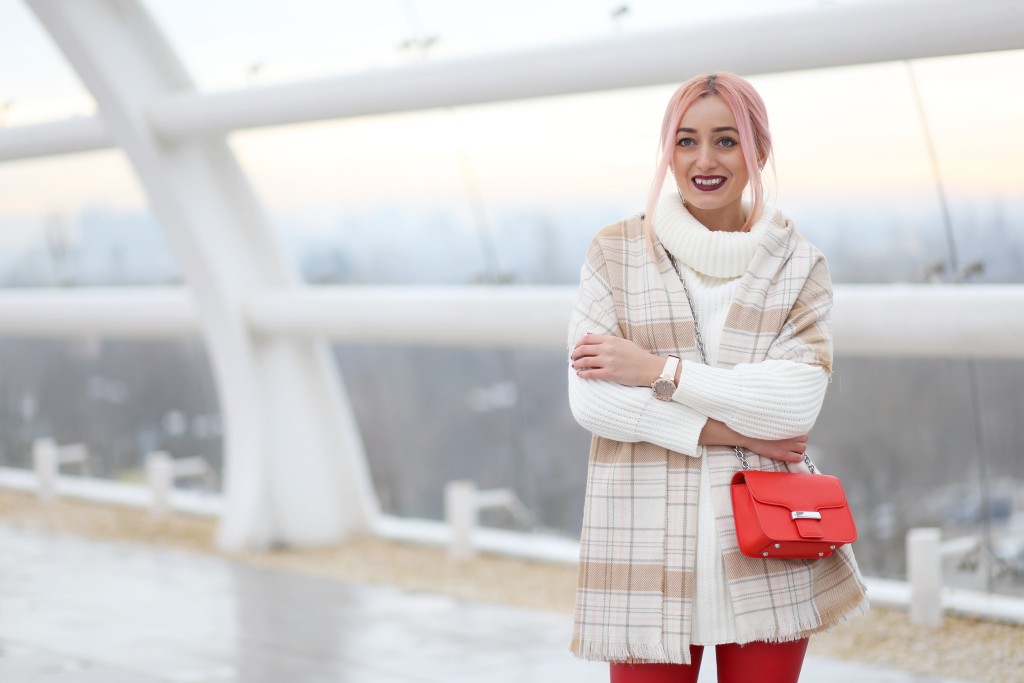 turtleneck_sweater_faux_leather_pants_madalina_misu_choies (17)