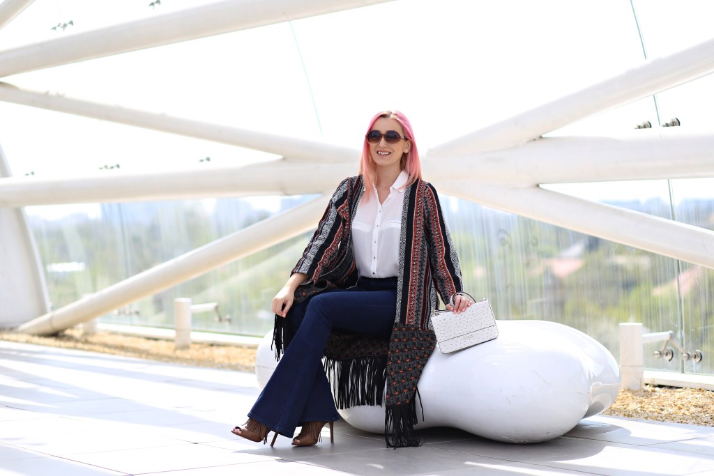 blue_jeans_white_shirt_kimono_madalina_misu (7)