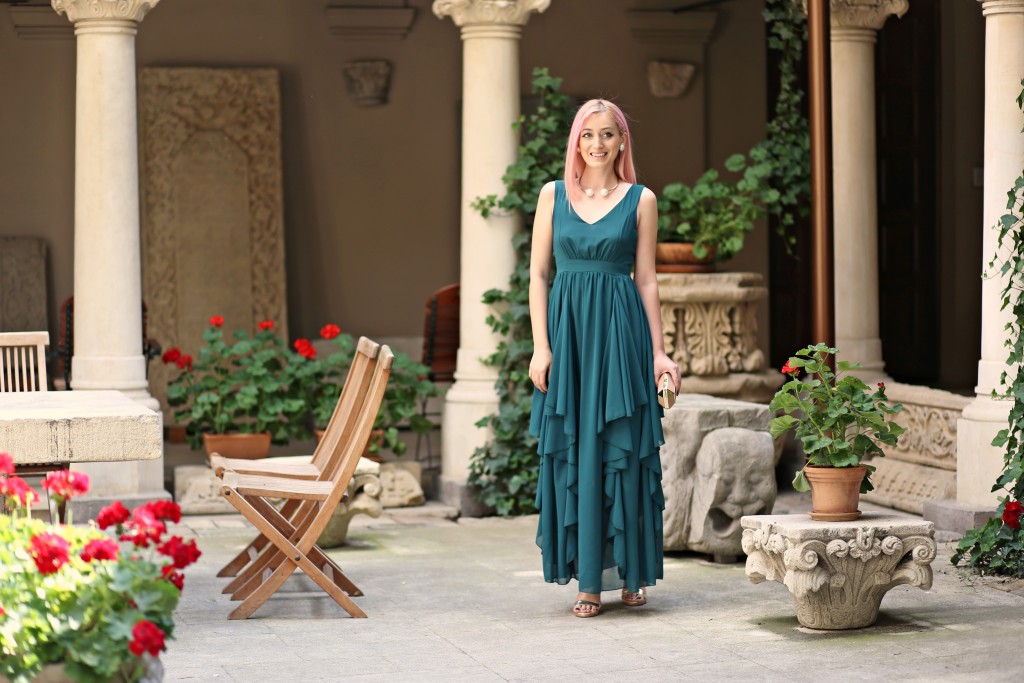 madalina misu, madalina misu fashion blog, blog de fashion, blog de moda, fashion blog, blogger, emerald green dress, rochie verde smarald, ce purtam la evenimente, rochie de ocazie
