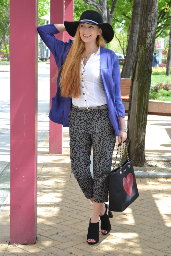 pantaloni_bershka_30_lei