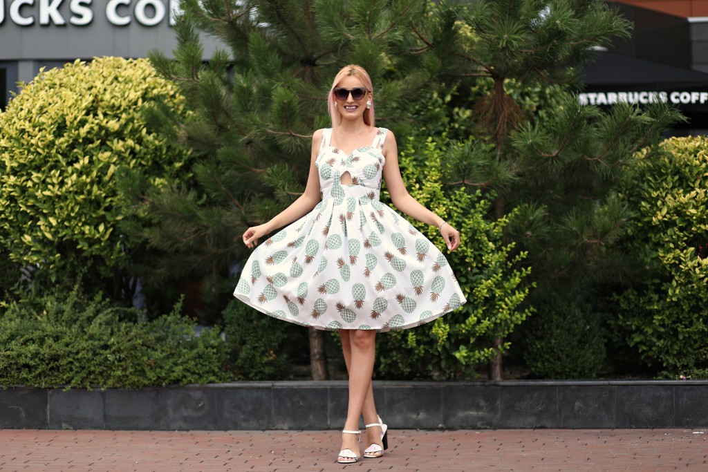 madalina misu, madalina misu fashion blog, blog de moda, top bloguri moda, top fashion blogs, top romanian bloggers, top bloggeri romani, zaful, zaful review, pineapple girl, pineapple fashion, pineapple dress, pineapple bag, asos