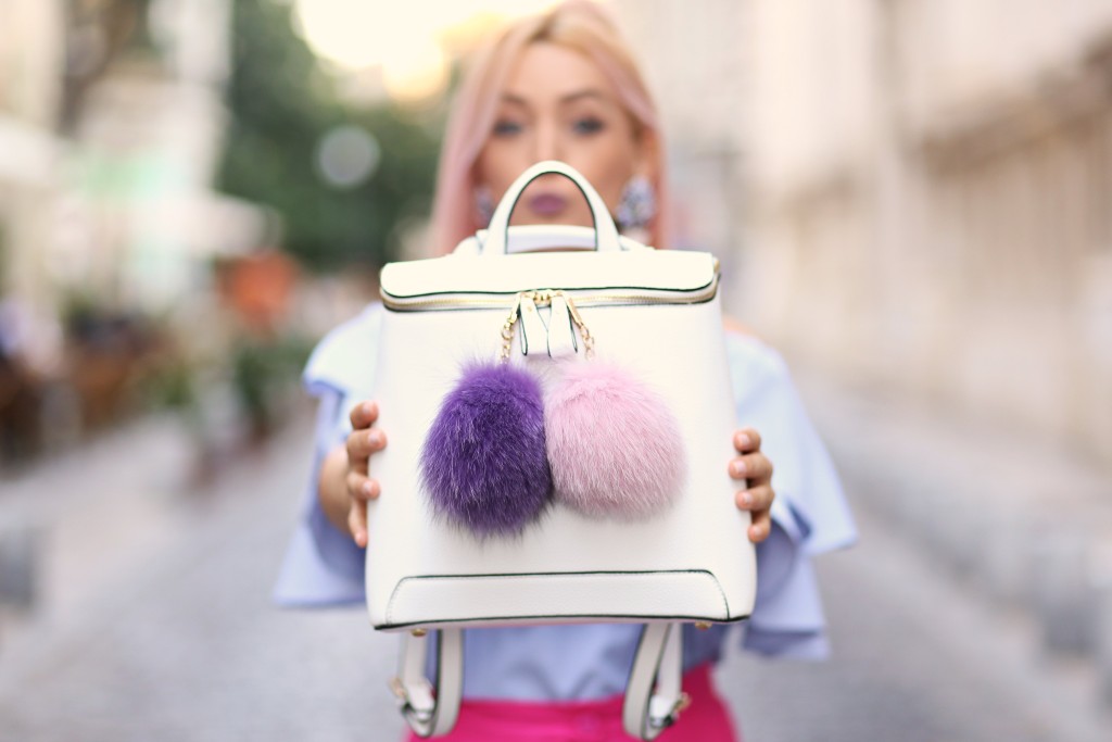 madalina misu, madalina misu fashion blog, blog de fashion, mamiche, mamiche store, mamiche design review, genti mamiche, geanta rucsac, geanta cu pom pom, pompom blana naturala, rucsac cu pompom blana naturala, rucsac cu pom-pom blana naturala, cum purtam rucsacul, geanta eleganta, culottes, blog, blogger, top bloguri, tp fashion bloggeri, top fashion bloggers, top romanian fashion bloggers