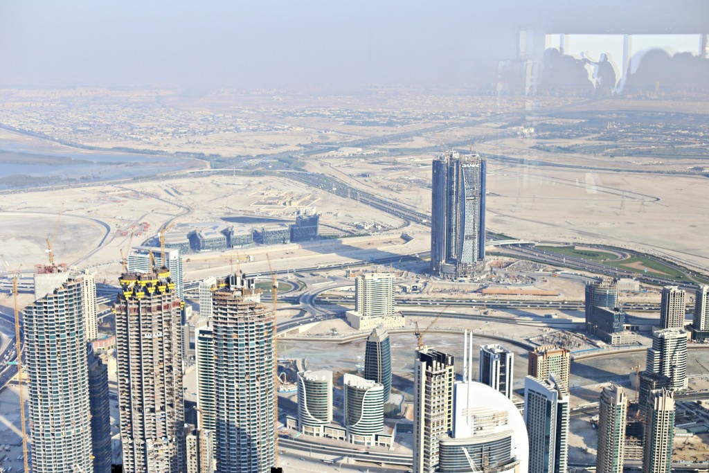 madalina misu, madalina misu fashion blog, blog de moda, vacanta in dubai, dubai mall, dubai parere, rochie midi dantela, rochie midi, cum purtam rochia midi, top bloguri moda, top fashion bloggers, top romanian bloggers, ce sa faci in dubai, burj khalifa, giorgal, giorgal rochie, ootd, outfit of the day