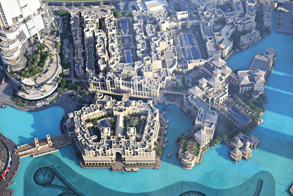 madalina misu, madalina misu fashion blog, blog de moda, vacanta in dubai, dubai mall, dubai parere, rochie midi dantela, rochie midi, cum purtam rochia midi, top bloguri moda, top fashion bloggers, top romanian bloggers, ce sa faci in dubai, burj khalifa, giorgal, giorgal rochie, ootd, outfit of the day