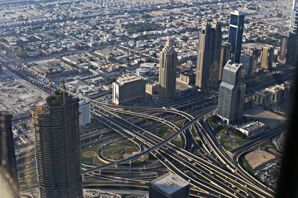 madalina misu, madalina misu fashion blog, blog de moda, vacanta in dubai, dubai mall, dubai parere, rochie midi dantela, rochie midi, cum purtam rochia midi, top bloguri moda, top fashion bloggers, top romanian bloggers, ce sa faci in dubai, burj khalifa, giorgal, giorgal rochie, ootd, outfit of the day