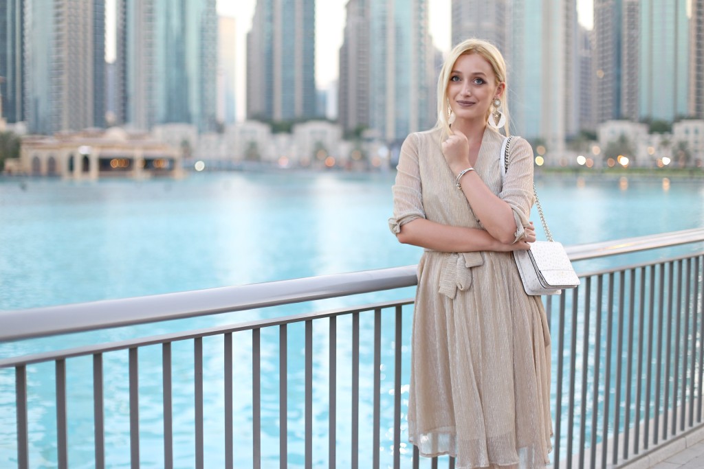 madalina misu, madalina misu fashion blog, blog de moda, vacanta in dubai, dubai mall, dubai parere, rochie midi dantela, rochie midi, cum purtam rochia midi, top bloguri moda, top fashion bloggers, top romanian bloggers, ce sa faci in dubai, burj khalifa, giorgal, giorgal rochie, ootd, outfit of the day