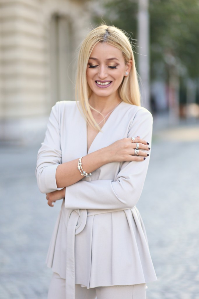 madalina misu, madalina misu fashion blog, pandora, the look of you, pandora 2016, pandora 2016 autumn collection, thelookofyou, pandora romania, ranevents, max&co suit, max&co, blog, blogger, top bloguri, top bloggeri, ootd, outfit of the day, classy look, ladylike look, how to wear a suit