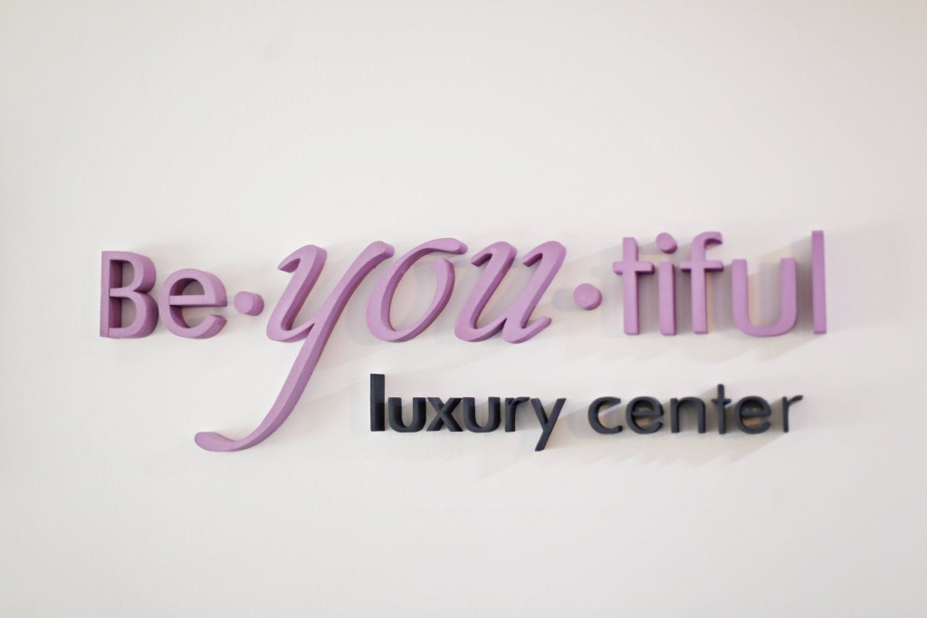 madalina misu, madalina misu fashion blog, cliniq luxury herastrau, beyoutiful luxury center, clinica infrumusetare, servicii infrumusetare, implanturi mamare, rinoplastie, extensii, epilare definitiva, top bloguri, top fashion bloggers, top romanian bloggers, top bloguri moda romania