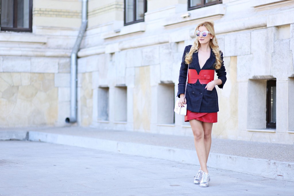 madalina misu, madalina misu fashion blog, blog de moda, fashion blog, sacou supradimensionat, cum purtam sacoul supradimensionat, curea lata, cirset, curea lata zara, fusta piele ecologica zara, sacou woman fashion, woman fashion parere, cum purtam sacoul supradimensionat, how to wear the oversized blazer, top bloguri moda, top fashion blogs, top romanian fashion bloggers