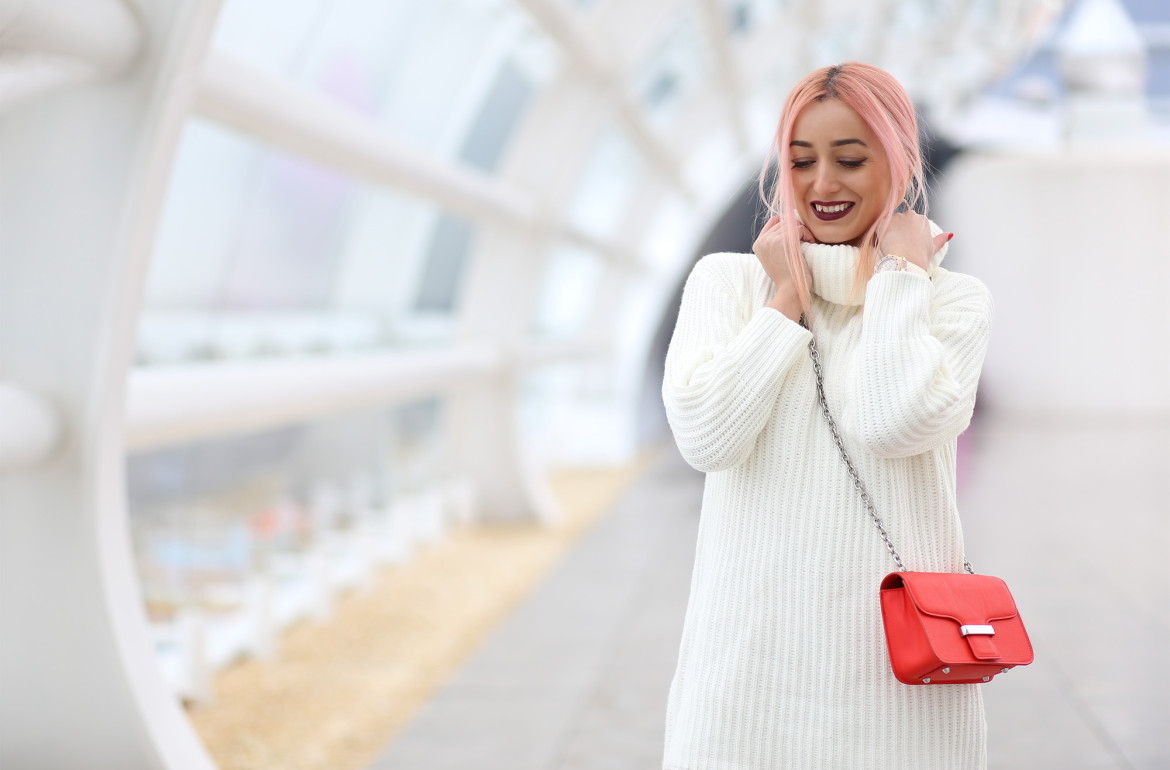 turtleneck_sweater_faux_leather_pants_madalina_misu_choices_featured